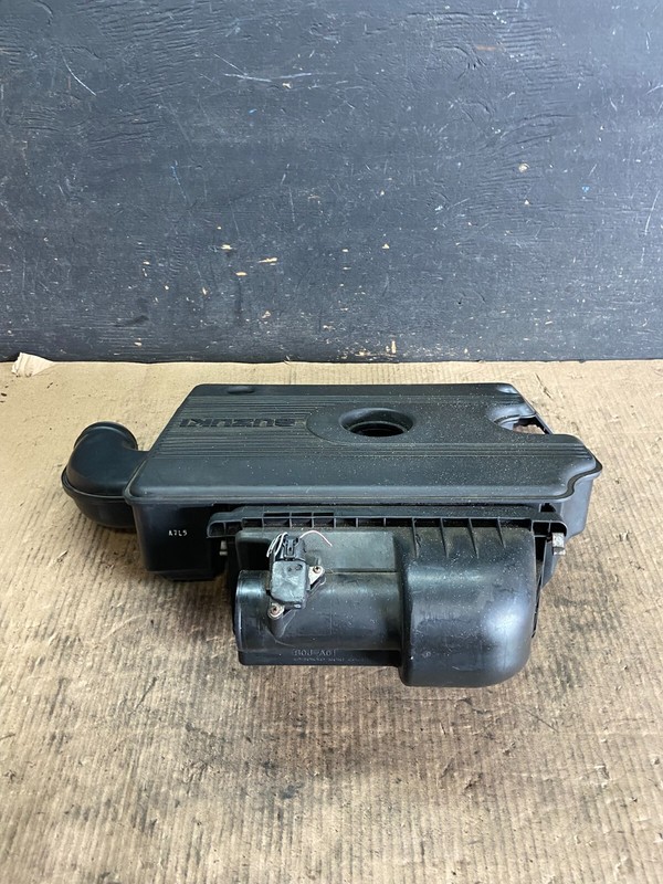 2007-2009 Suzuki SX4 2.0 Air Cleaner Intake Filter Box w/ MAF Sensor O1047 DG