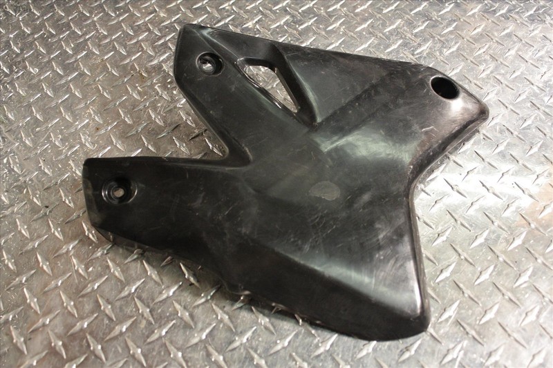 07 SUZUKI DR Z 400 LEFT MID FAIRING RADIATOR SHROUD COVER PANEL COWL DR400 400Z