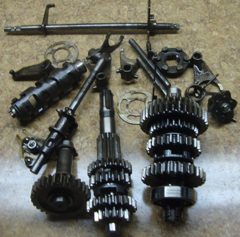 88 Suzuki Quad Runner LT300E LT 300 LT300 ATV Engine Transmission Gears Shift L7