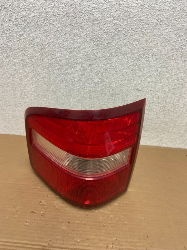 2004 to 2008 Ford F150 Flareside Left Driver LH Side Tail Light AD4192 DW