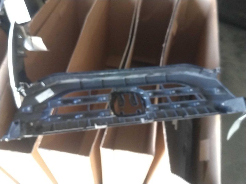 2016 Honda Odyssey OEM Grille Grey Used - Missing Emblem, 147K Miles