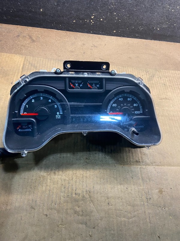 2010 Ford E150 E250 E350 VAN Gauge Speedometer Cluster z0301 DG