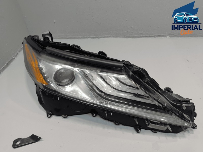 2018-19 Toyota Camry XSE Front Right Passenger Side Full LED Headlight Lamp OEM
