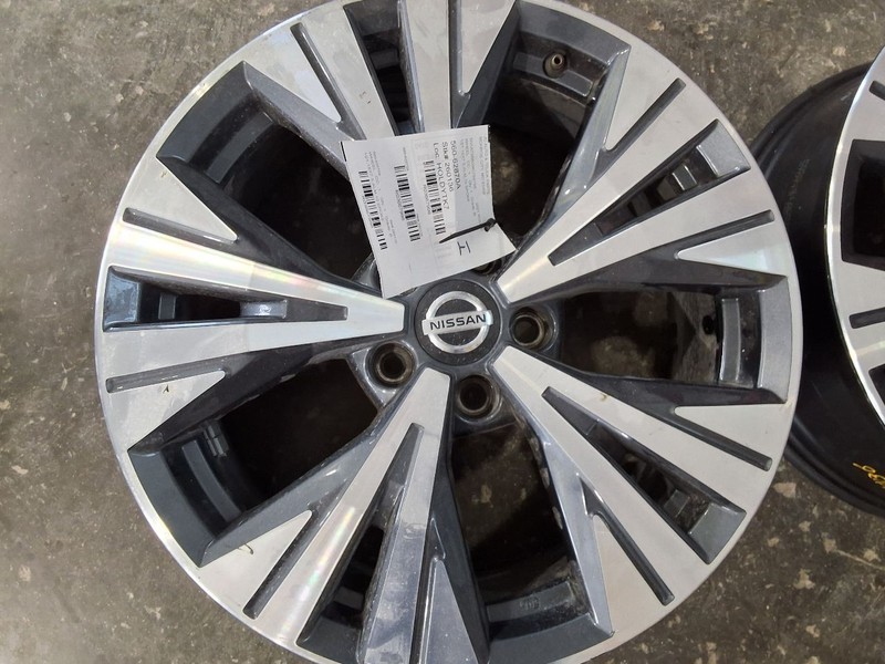 2021-2023 Nissan Rogue Wheel Rim 18x7-1/2 Alloy 10 Spoke Machined Face