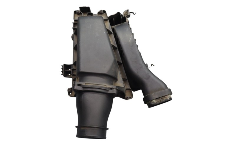 14-19 Mercedes CLA250 Engine Air Cleaner Intake Filter Housing Box OEM