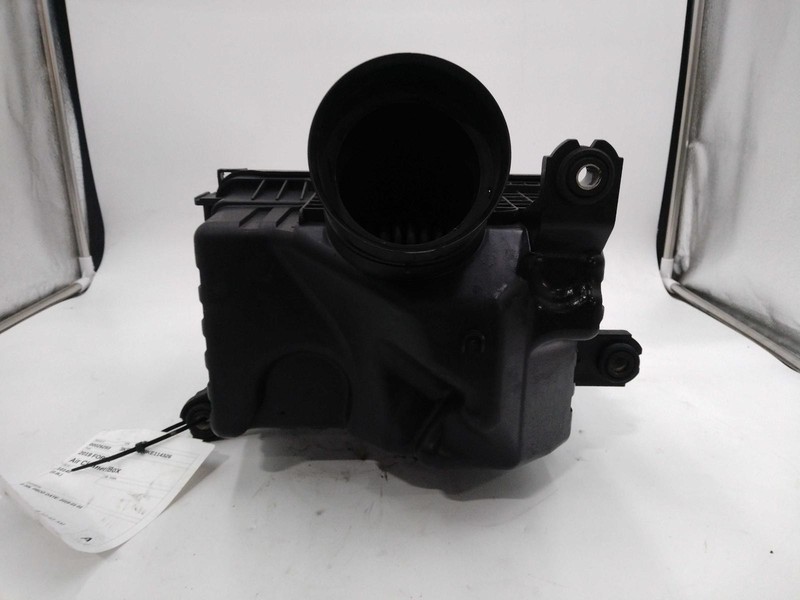 2019 KIA FORTE Air Cleaner Assembly OEM 28110M6050 Used 2.0L 105K Miles