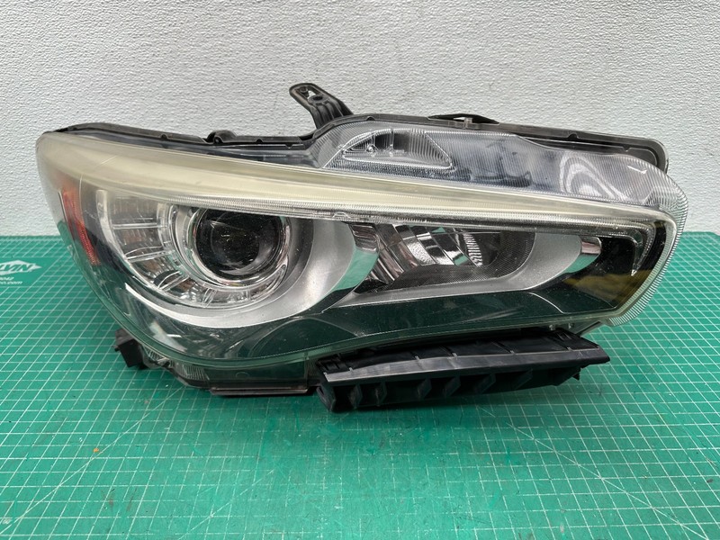 DAMAGED 14-19 INFINITI Q50 FRONT RIGHT PASSENGER SIDE HEADLIGHT LAMP OEM