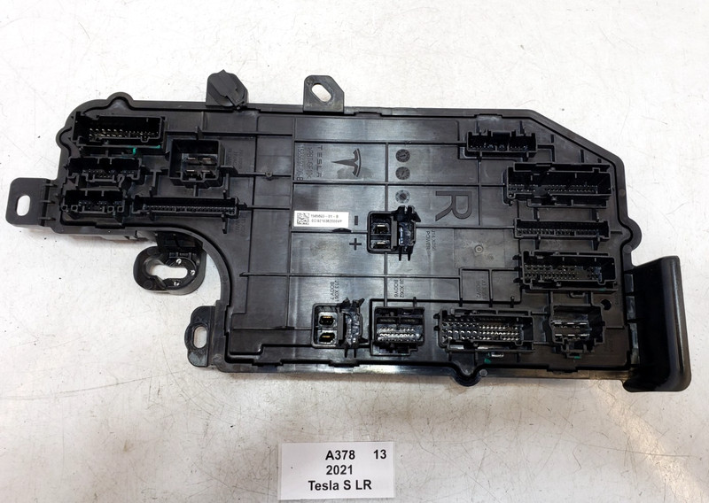 ✅ 21-25 OEM Tesla Model S Front Right Passenger Body Control Module