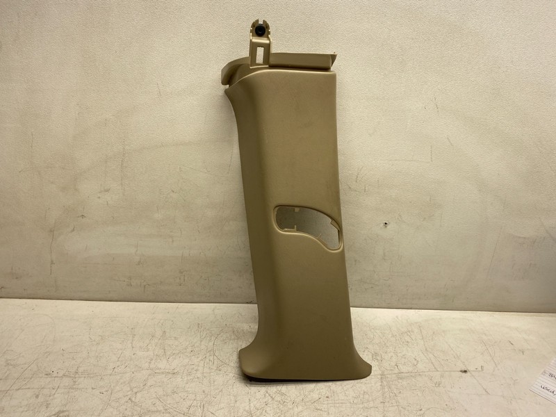 2004-2007 TOYOTA HIGHLANDER RIGHT SIDE REAR UPPER C PILLAR TRIM PANEL COVER TAN