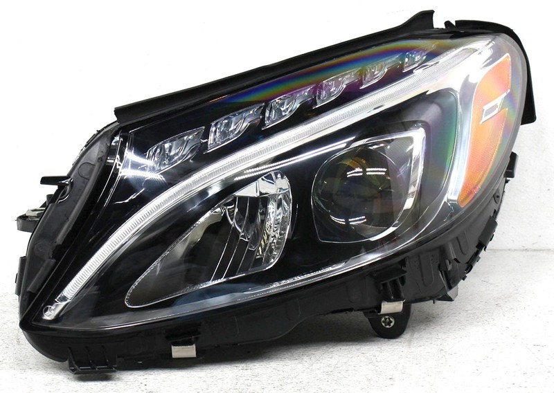 OEM Left Driver Side LED Headlamp For Mercedes-Benz C-Class Lens Flaw
