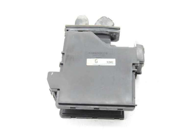 2004-2011 Mazda RX8 ECU Cooling Box Air Duct MB900600B