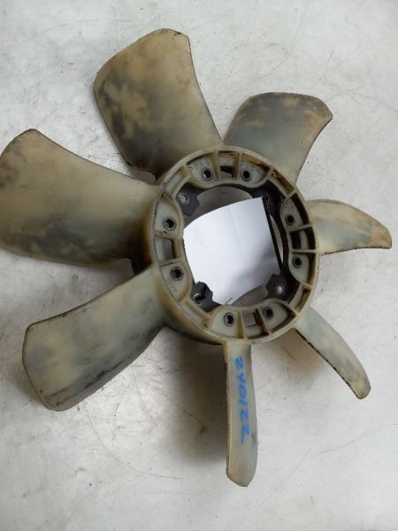 94-95 TOYOTA PICKUP 3.0L RWD AT RADIATOR FAN BLADE