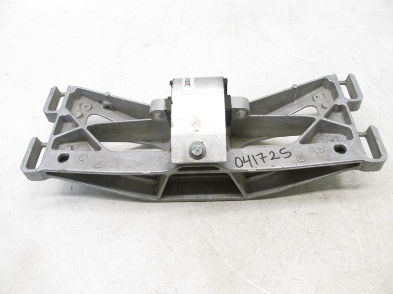 16-18 JAGUAR X260 XF S 18-19 XE 3.0 AUTOMATIC TRANSMISSION BRACE MOUNT OEM 04172