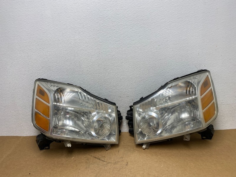 2004 to 2007 Nissan Armada Left+Right Side Set Headlights Oem AD6132 DW