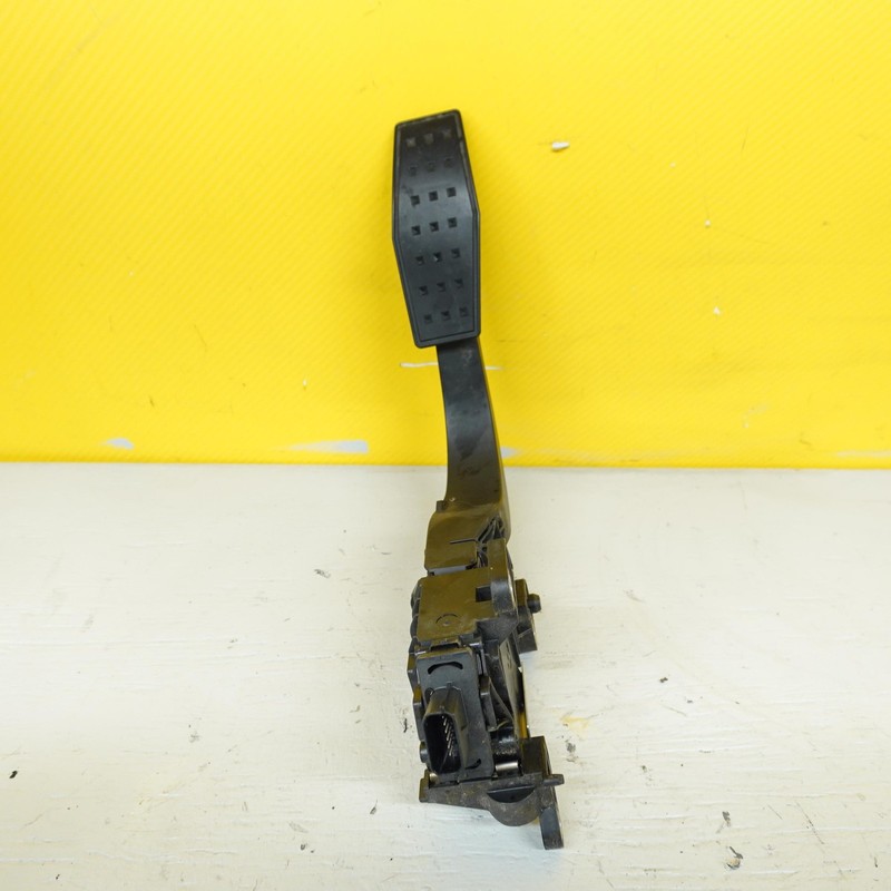 2022-2024 CHEVROLET TRAVERSE ACCELERATOR GAS PEDAL ASSEMBLY OEM 84644386