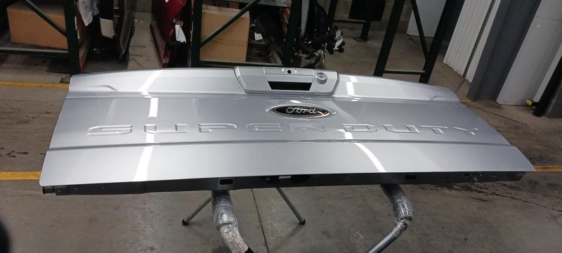 23-'24 FORD F250SD tailgate w/painted handle silver OEM New Take Off!