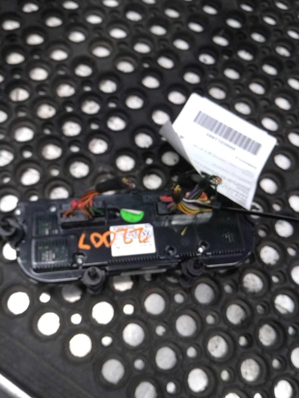 Used A/C Selector Switch fits: 2018 Volkswagen Atlas automatic temperature contr
