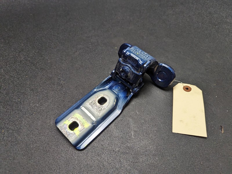 Rear Left Tailgate Hinge 2022 BMW X1 41007350829 2016 2017 2018 2019 2020 2021