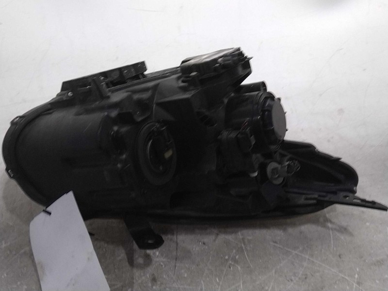 2008-2010 Nissan Rogue Left Headlight Assembly Grey Halogen OEM 565450 Used