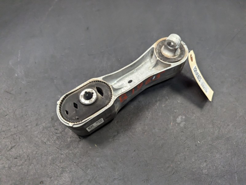 Engine Mount Bracket 2022 BMW X1 6885788