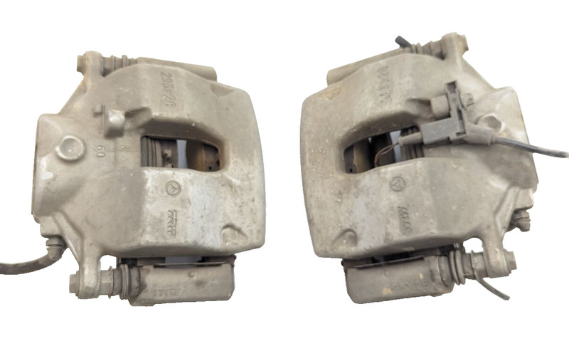 08-14 MERCEDES BENZ C300 W204 PAIR FRONT LEFT & RIGHT SIDE BRAKE CALIPERS OEM