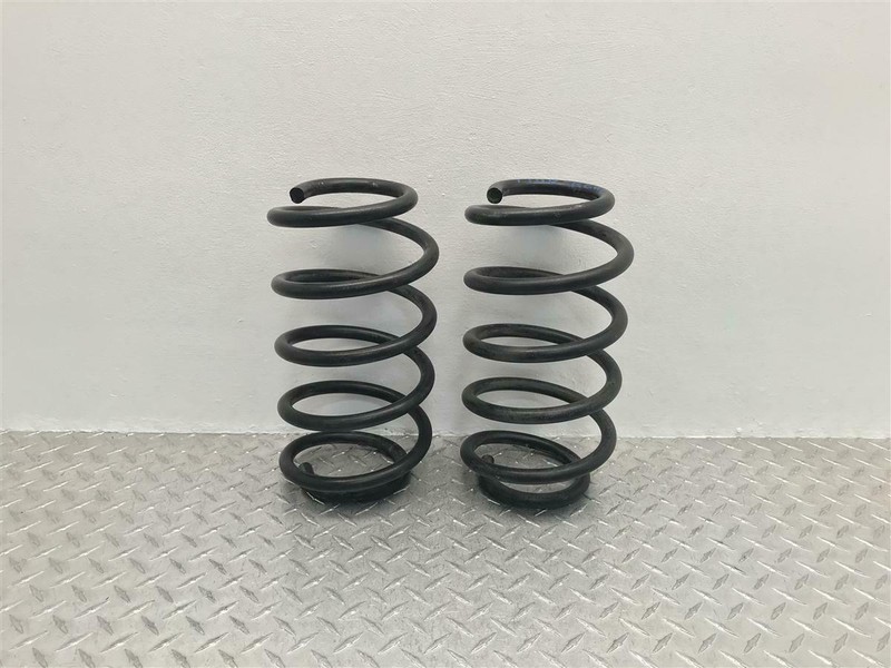 05-10 JEEP GRAND CHEROKEE REAR SUSPENSION COIL SPRINGS SET OF 2 OEM 52089818AC