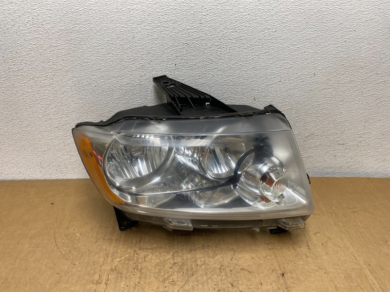 2011-2013 Jeep Grand Cherokee Right Passenger Halogen Headlight AD0589 DW