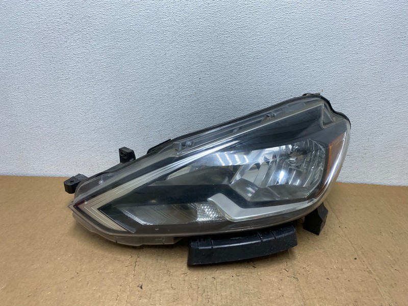 2016 2017 2018 Nissan Sentra Front Left Driver LH Halogen Headlight AD0687 DW