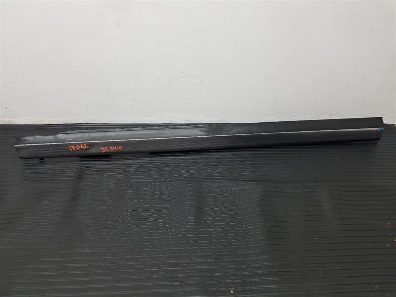 03-06 Lincoln Navigator Rear Right Door Belt Molding Black OEM 2L7Z-7825596-AB