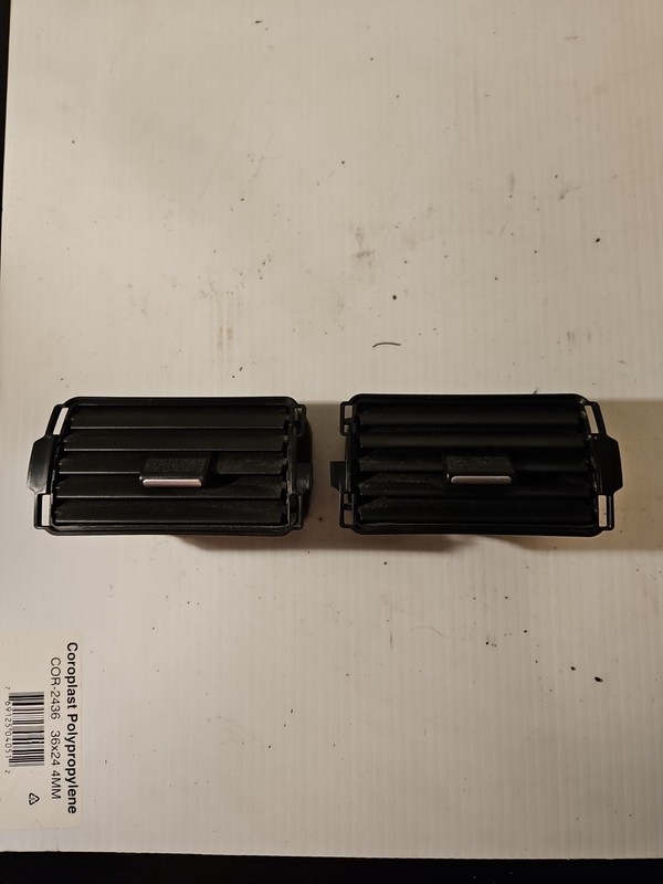 2005 2006 2007 Mercury Montego FRONT DASH RIGHT center SIDEAIR VENT Vents X3