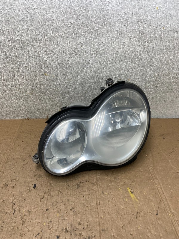 2005 to 2007 Mercedes-Benz C-Class Left Driver LH Side Headlight OEM AA4220 DW