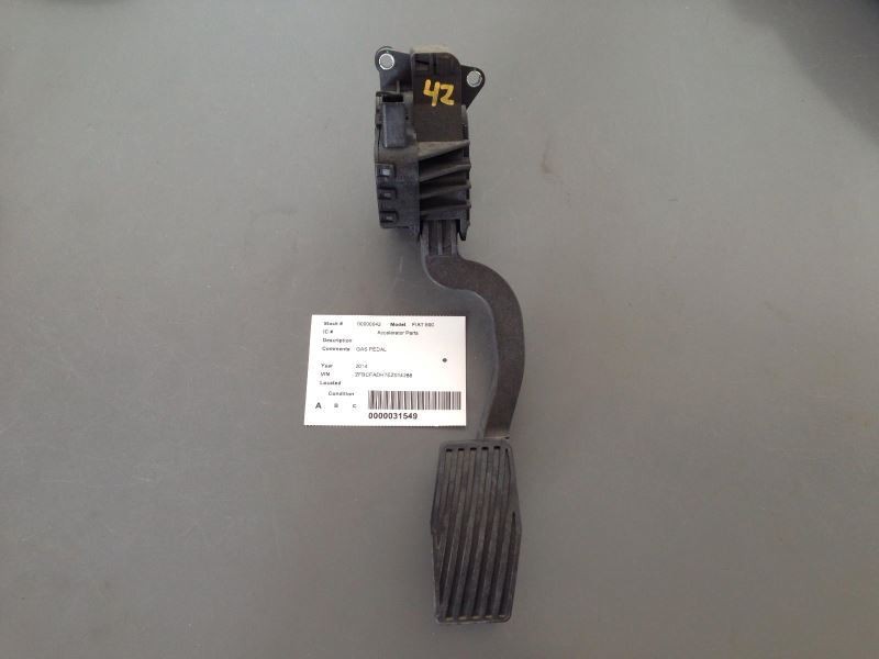 Accelerator Gas Pedal Assembly Fits 2014-2019 Fiat 500L 67856