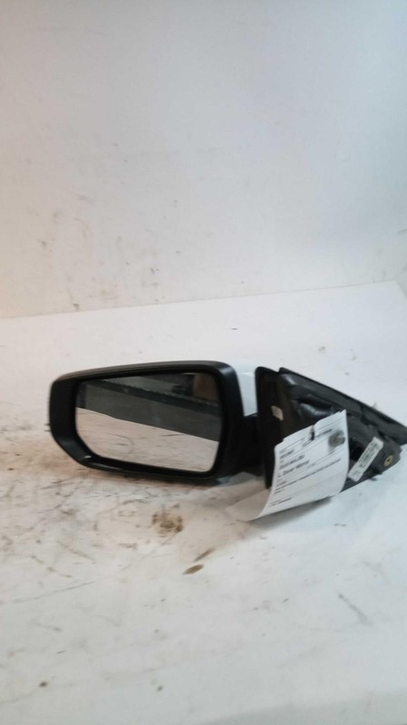Used Left Door Mirror fits: 2019 Chevrolet Malibu w/heated opt DK2 w/o blind spo