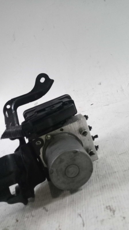 2019 Toyota RAV4 ABS Pump & Motor Assembly OEM 4405042F30 118k Miles White