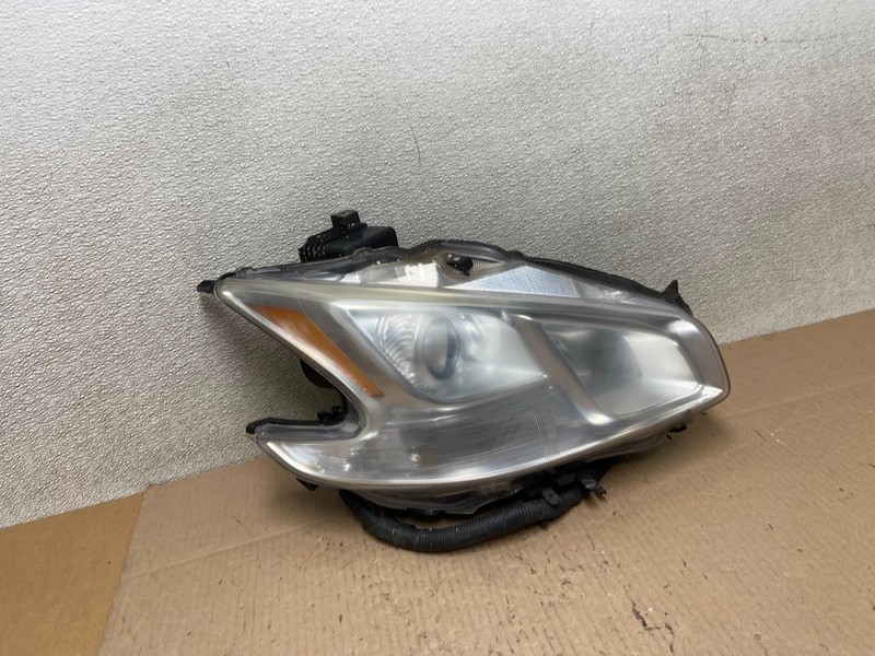 2009 - 2014 Nissan Maxima Headlight Right Passenger Xenon HID TYC Z4013 DW