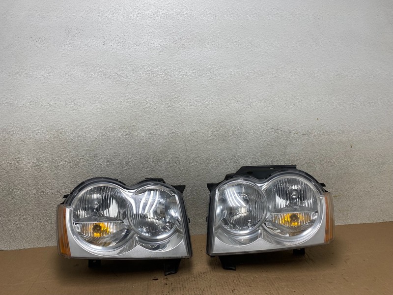 2005-2007 Jeep Grand Cherokee Left+Right Halogen Headlights W0867 DW