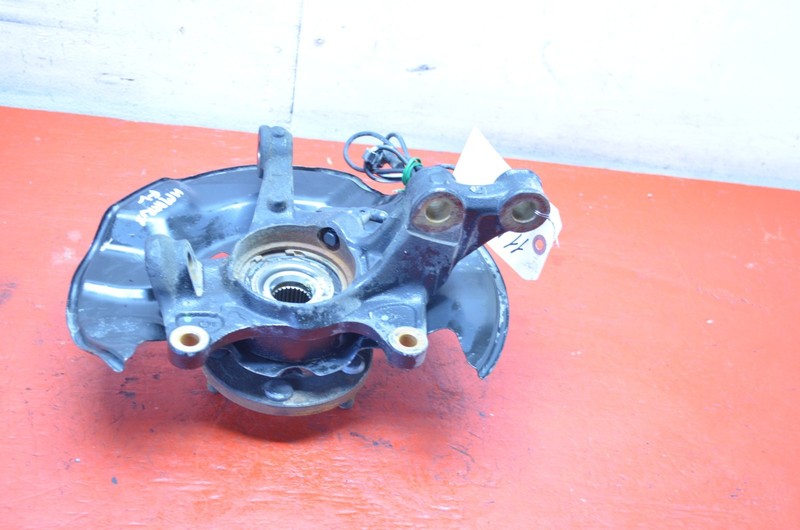09-14 TOYOTA MATRIX FWD FRONT LEFT DRIVER SPINDLE KNUCKLE HUB BEARING OEM