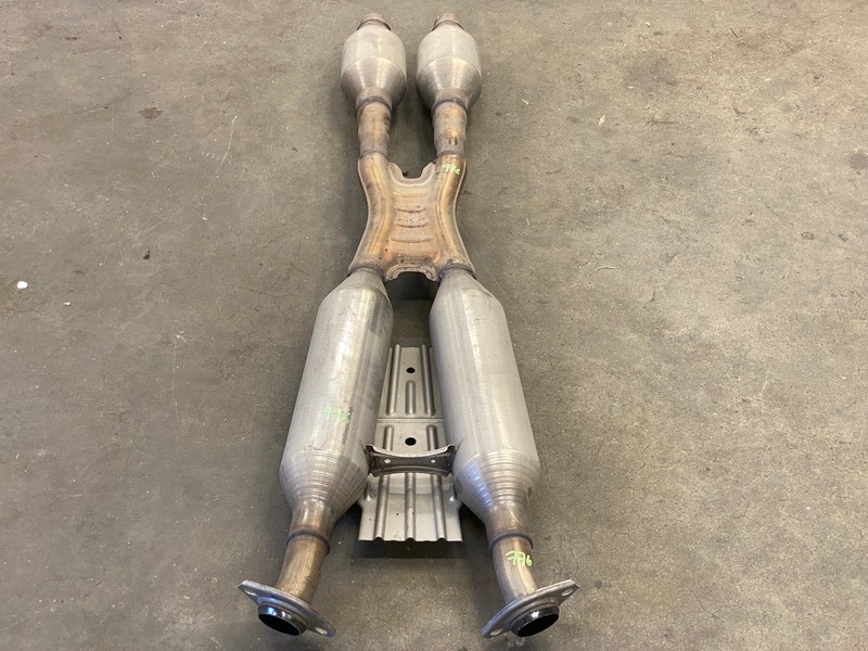 2016-2017 LEXUS GS200T EXHAUST PIPE MIDPIPE RESONATOR SILENCER OEM LOT776