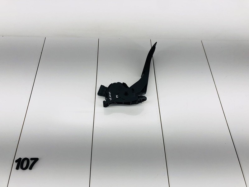13-16 CHEVROLET MALIBU 2.5L L4 ENGINE ACCELERATOR THROTTLE GAS PEDAL OEM