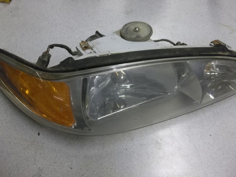 Ford 44-ZH-1105-C RH Right Headlight Assembly*FREE SHIPPING*