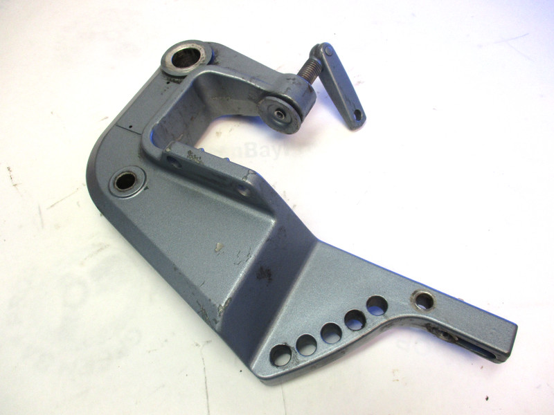 6H4-43112-04-EK FA692680 Yamaha Outboard STBD Bracket Clamp 30 & 40 HP 1985-1994
