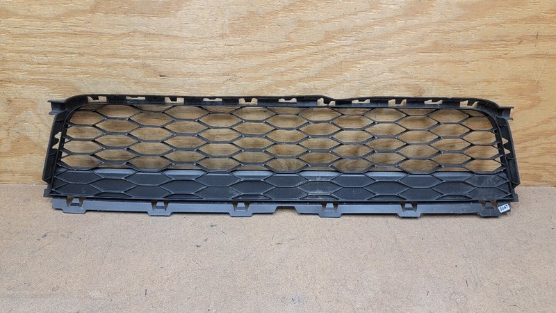 2016 2017 2018 FORD EXPLORER FRONT BUMPER CENTER LOWER GRILLE OEM