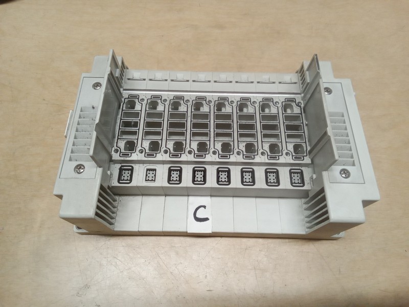 SMC SS5Y51-E4R099 Manifold Block 8 Port