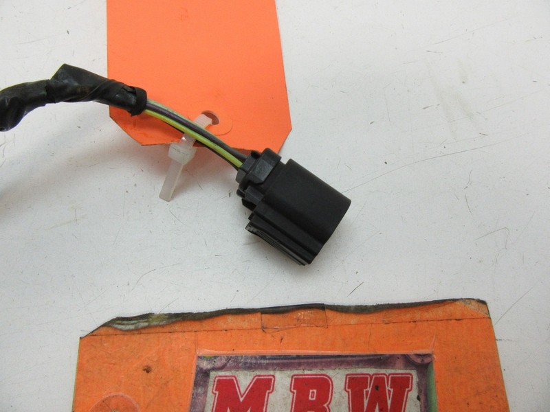 WIRE PLUG CONNECTOR OFF LEFT FRONT DOOR KEY PAD KEYLESS ENTRY PUSH BUTTON SWITCH