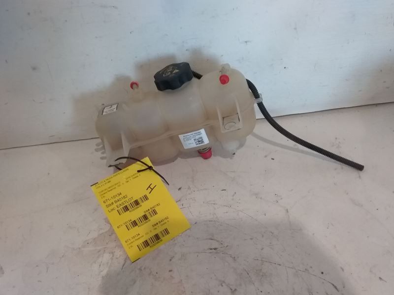Coolant Reservoir Fits 19-20 CHEROKEE 3258939