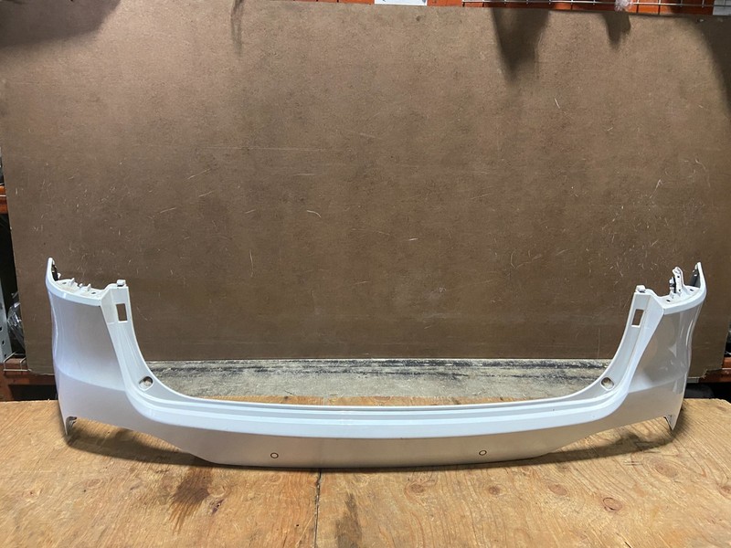 2016 to 2018 Kia Sorento Rear Upper Bumper Cover Y9763 PS