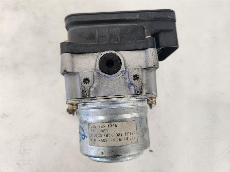 2000-2003 Honda S2000 Vsa Abs Pump Modulator Accumulator 57110-S2a-J51