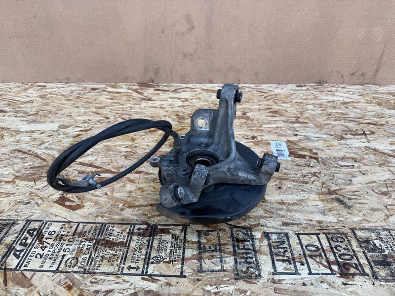 INFINITI Q50 Q60 2014-2024 OEM REAR RIGHT PASSENGER SPINDLE KNUCKLE W/ HUB ASSY