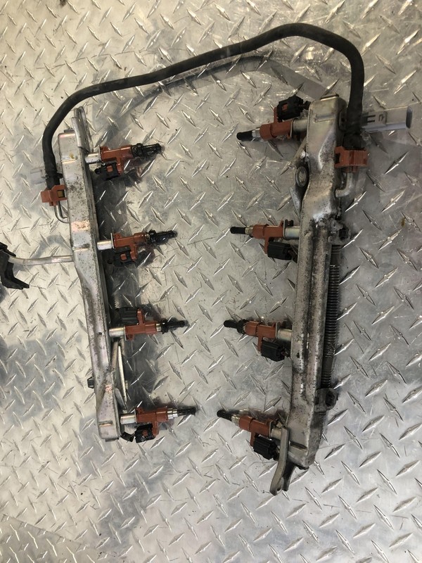 2007-2009 Lexus LS460 Engine Motor Fuel Gas Injector Rail Set Oem Tested