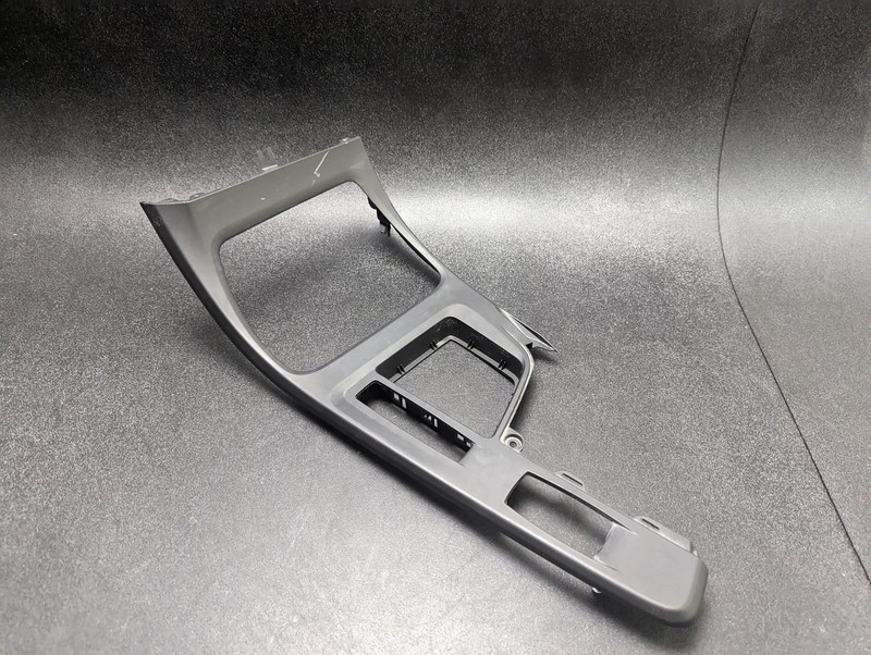 Center Console Shifter Upper Trim Panel 2022 BMW X1 51169490005 2020 2021 X